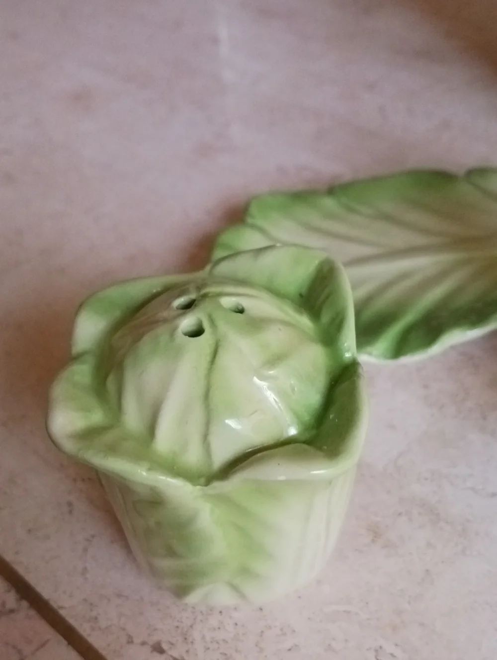 Vase/pitcher W/salt& Pepper Shaker. Bunny- Lettue Leaf Design,by Valeri-QVC..NEW